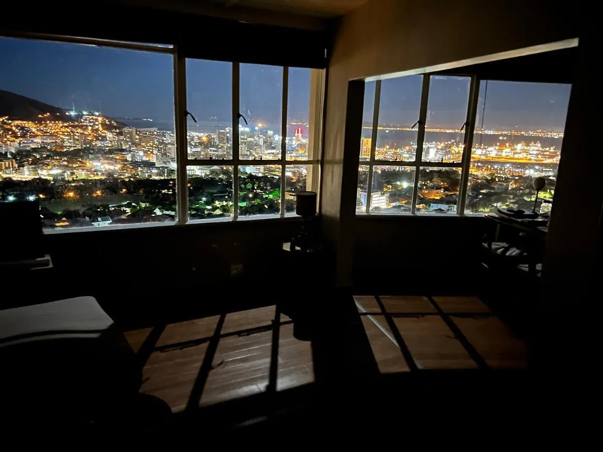 Breathtaking Views, Brand New Renovated Apartment ケープタウン 南アフリカ