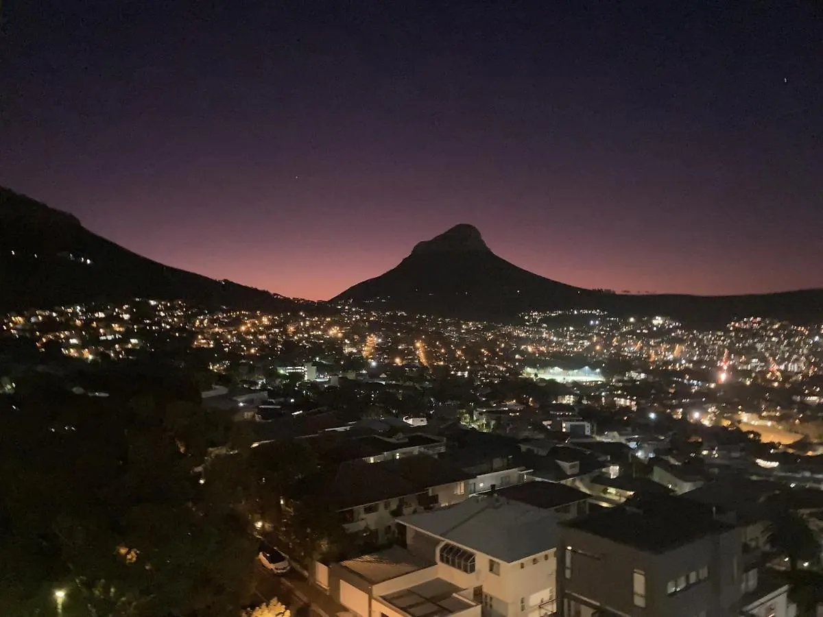 Breathtaking Views, Brand New Renovated Apartment ケープタウン 0*,  南アフリカ
