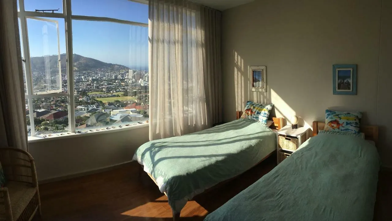 Breathtaking Views, Brand New Renovated Apartment ケープタウン