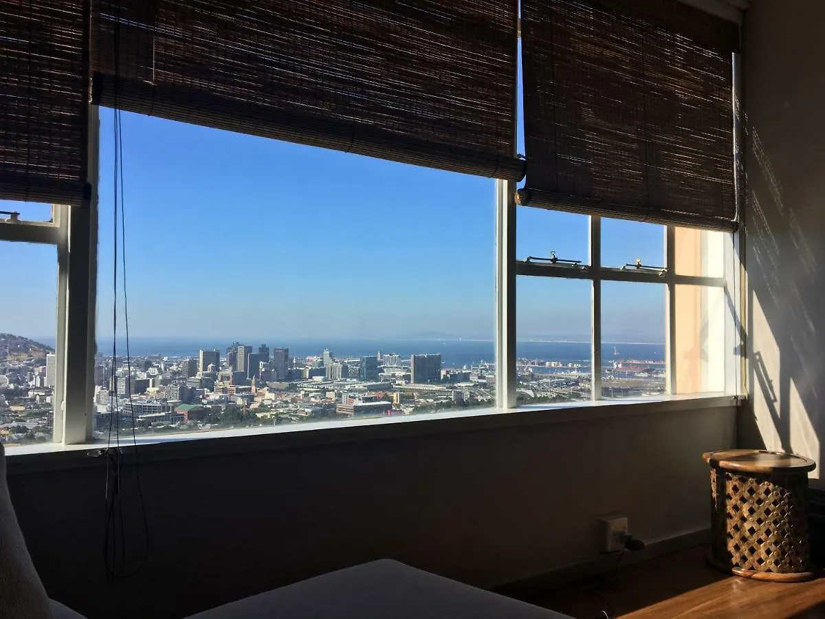 Breathtaking Views, Brand New Renovated Apartment ケープタウン