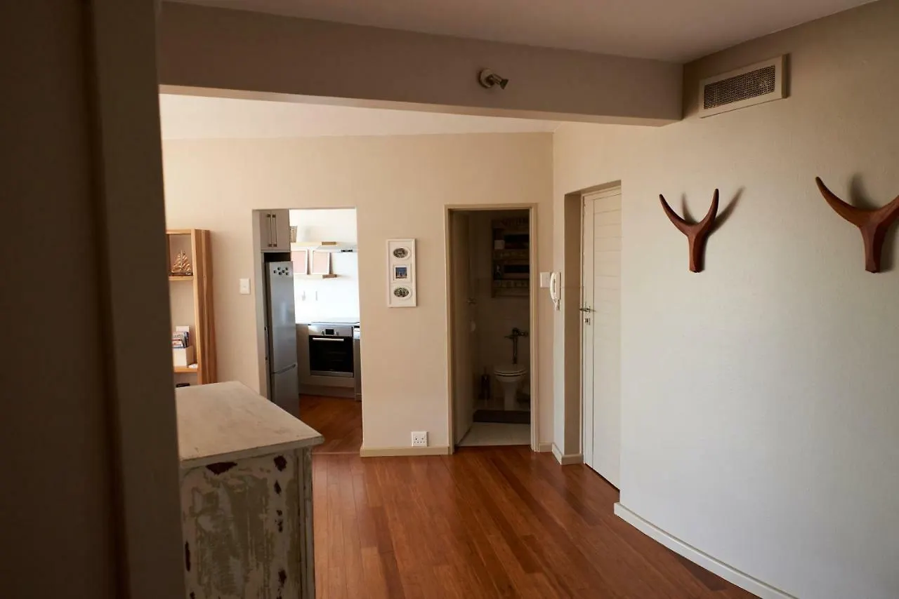 Breathtaking Views, Brand New Renovated Apartment ケープタウン