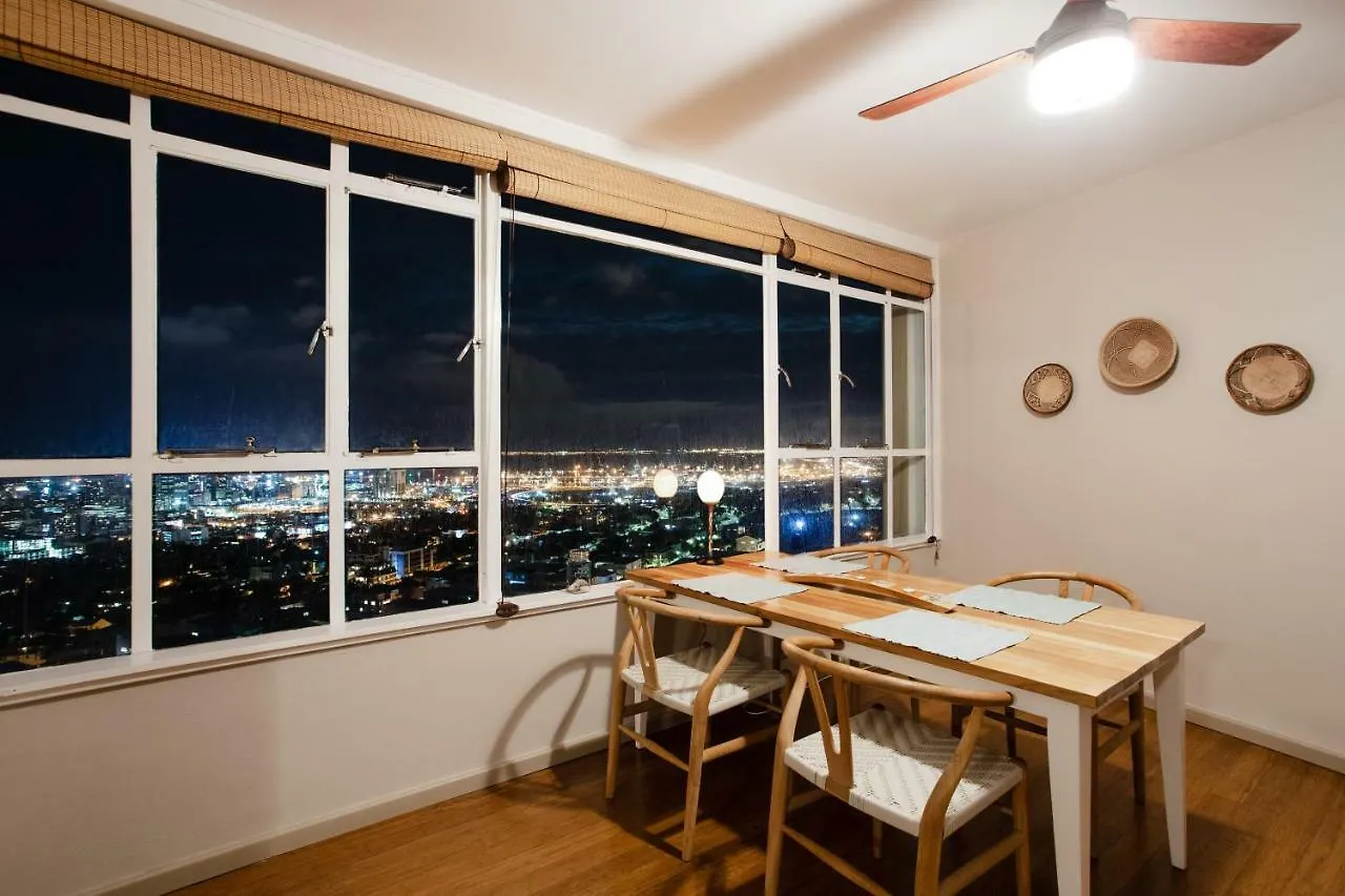 Breathtaking Views, Brand New Renovated Apartment ケープタウン